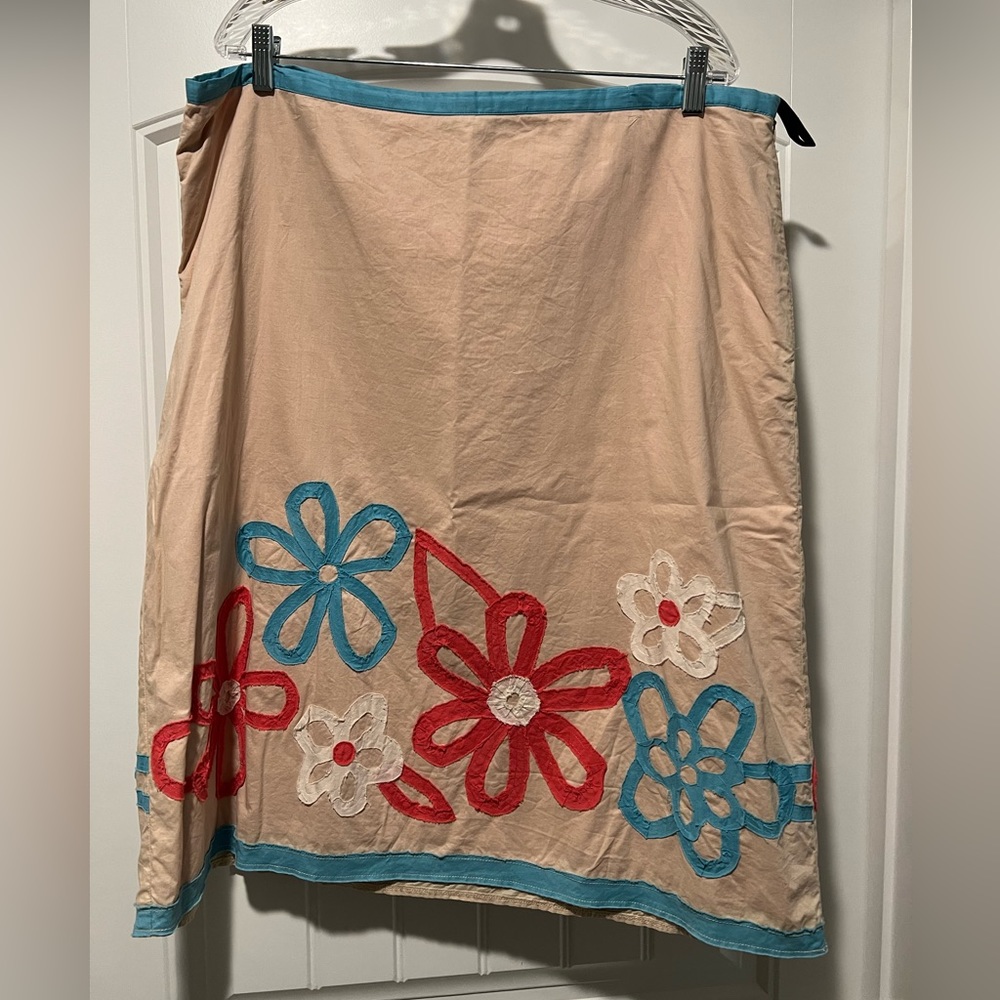 Boden appliqué skirt size 20L